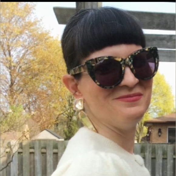 Meet your Posher, Nacia - Picture 1 of 1